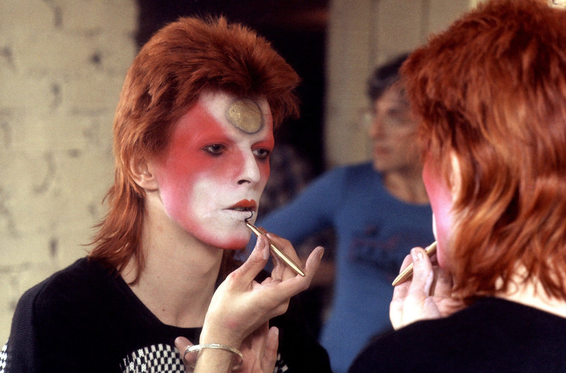 Make-up looks van David Bowie (video)