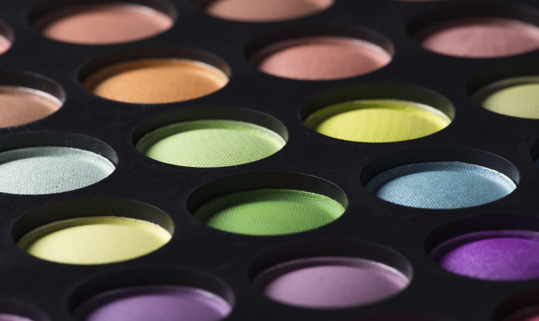 Mooie egale huid met multi-colour correcting