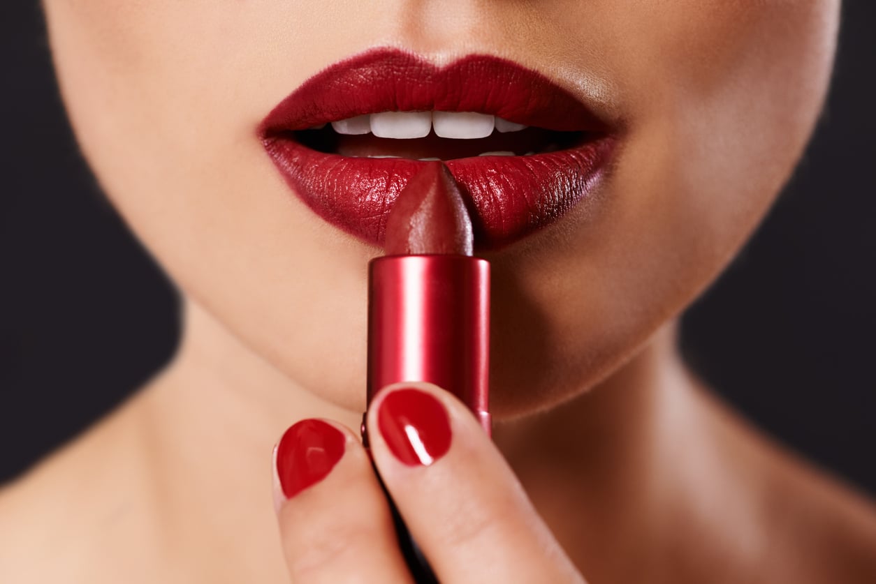 5 symptomen van een lipstick verslaving