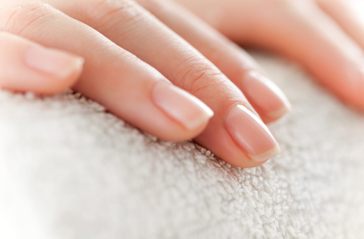 Voorzien Veeg Arab Tips om verkleurde nagels te verhelpen - Wellness Academie