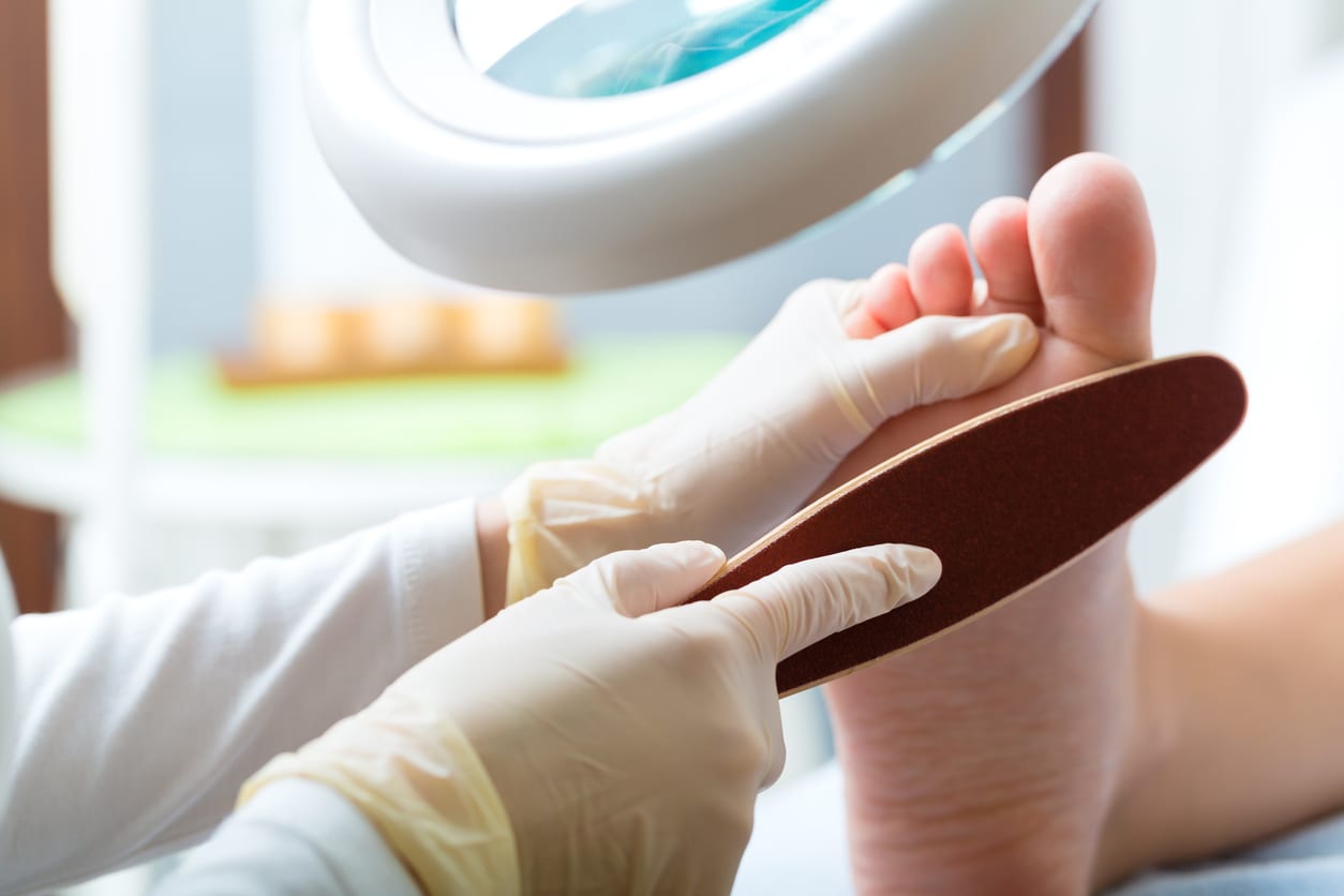 Infectie na pedicure kost vrouw bijna haar been