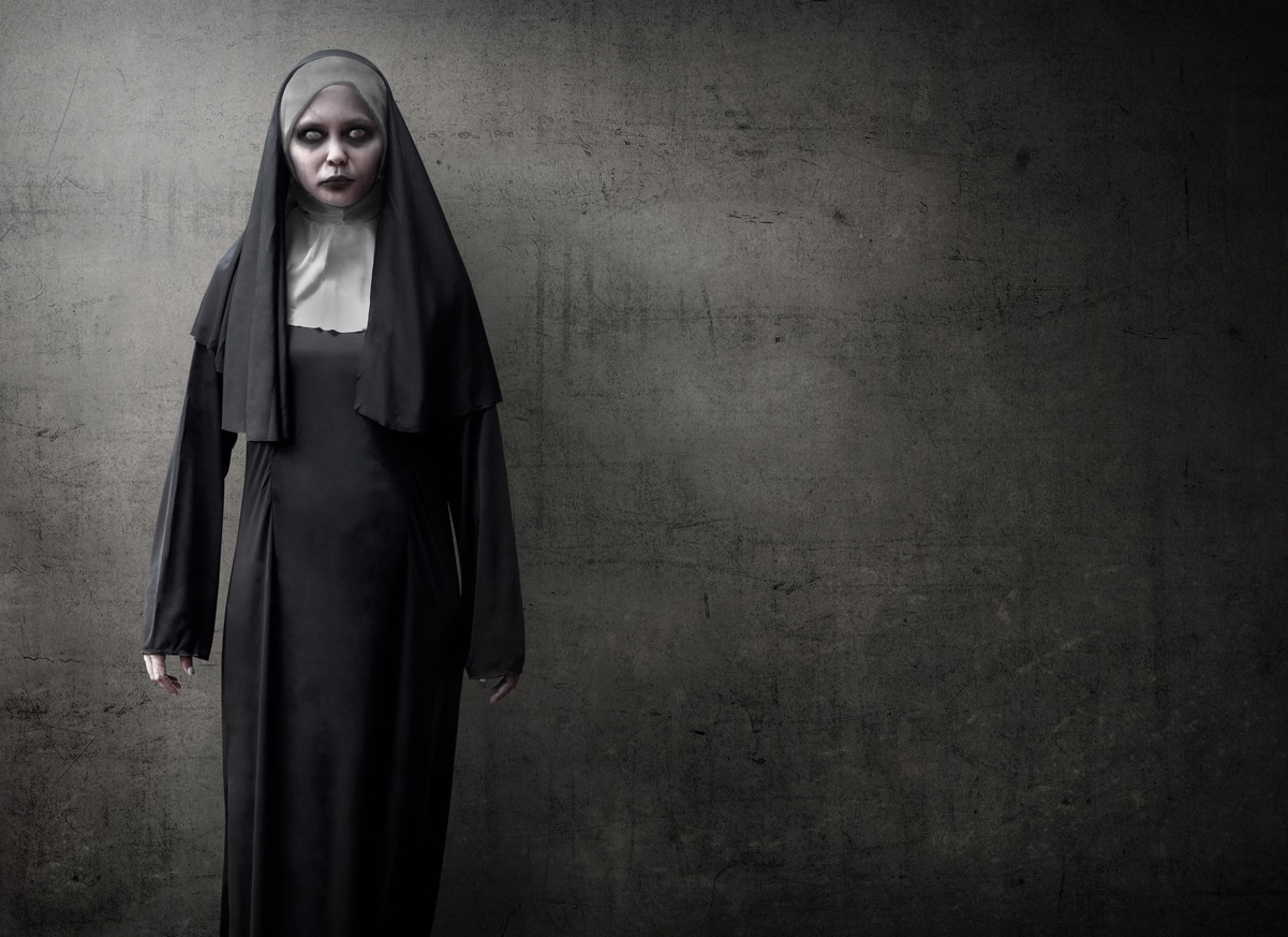 Halloween make-up tutorial 2018: The Nun!