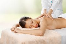 Manuele lymfedrainage bestaat uit zachte, milde massagetechnieken