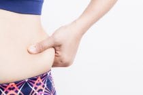 Love handles kunnen verwijderd worden met behulp van een cryolipolyse behandeling