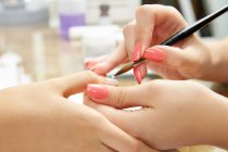 Tips van Wellness Academie voor nagelpenselen aanschaffen.