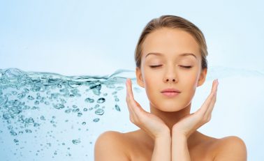 Wellness Academie heeft tips voor een gehydrateerde huid.
